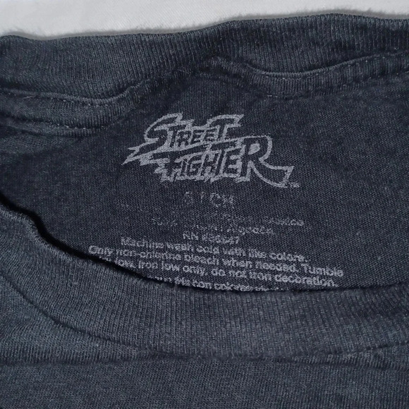 Street Fighter t-shirt - Picture 3 of 4